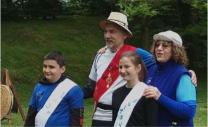 Le Roy Christophe, la Roitelette Loïse, le Dauphin Quentin, avec notre présidente.